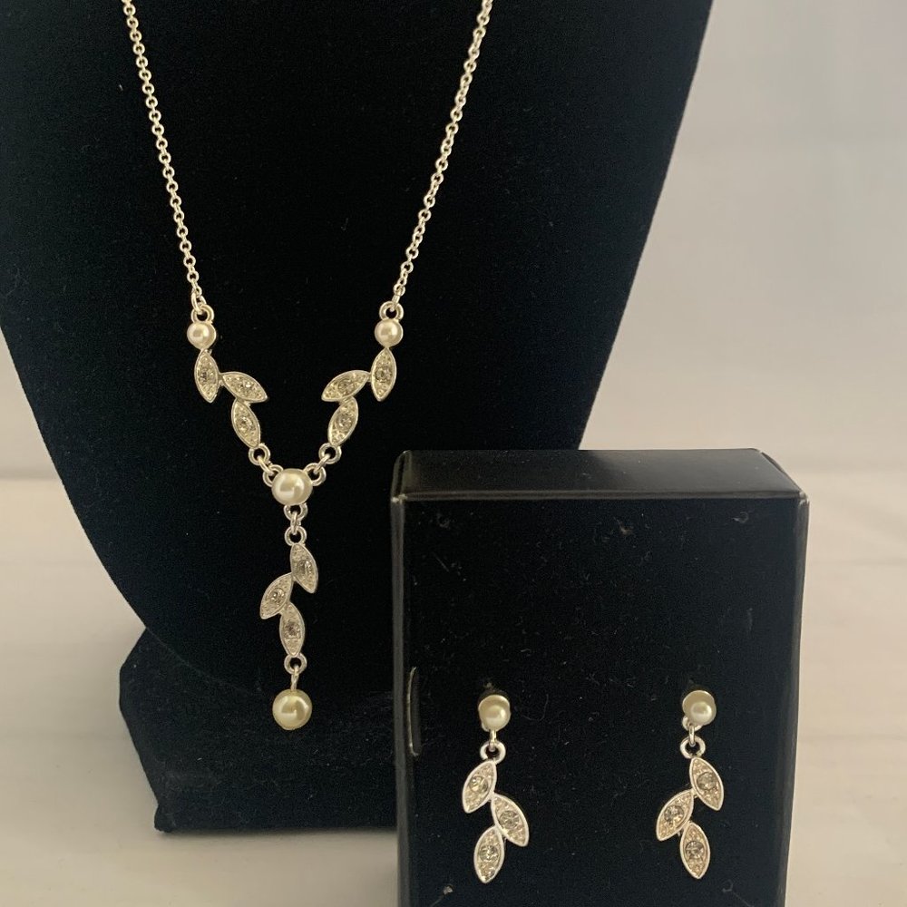 Avon faux pearl and‎ rhinestone earrings & necklace